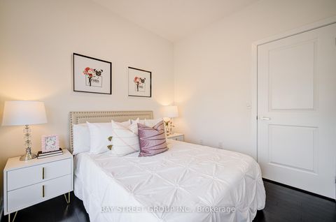 Photo 16 at 187 Salterton Circle, Maple, Vaughan