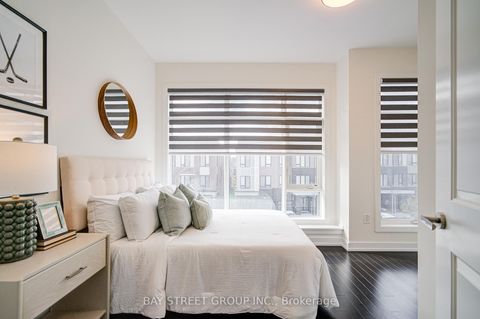 Photo 18 at 187 Salterton Circle, Maple, Vaughan