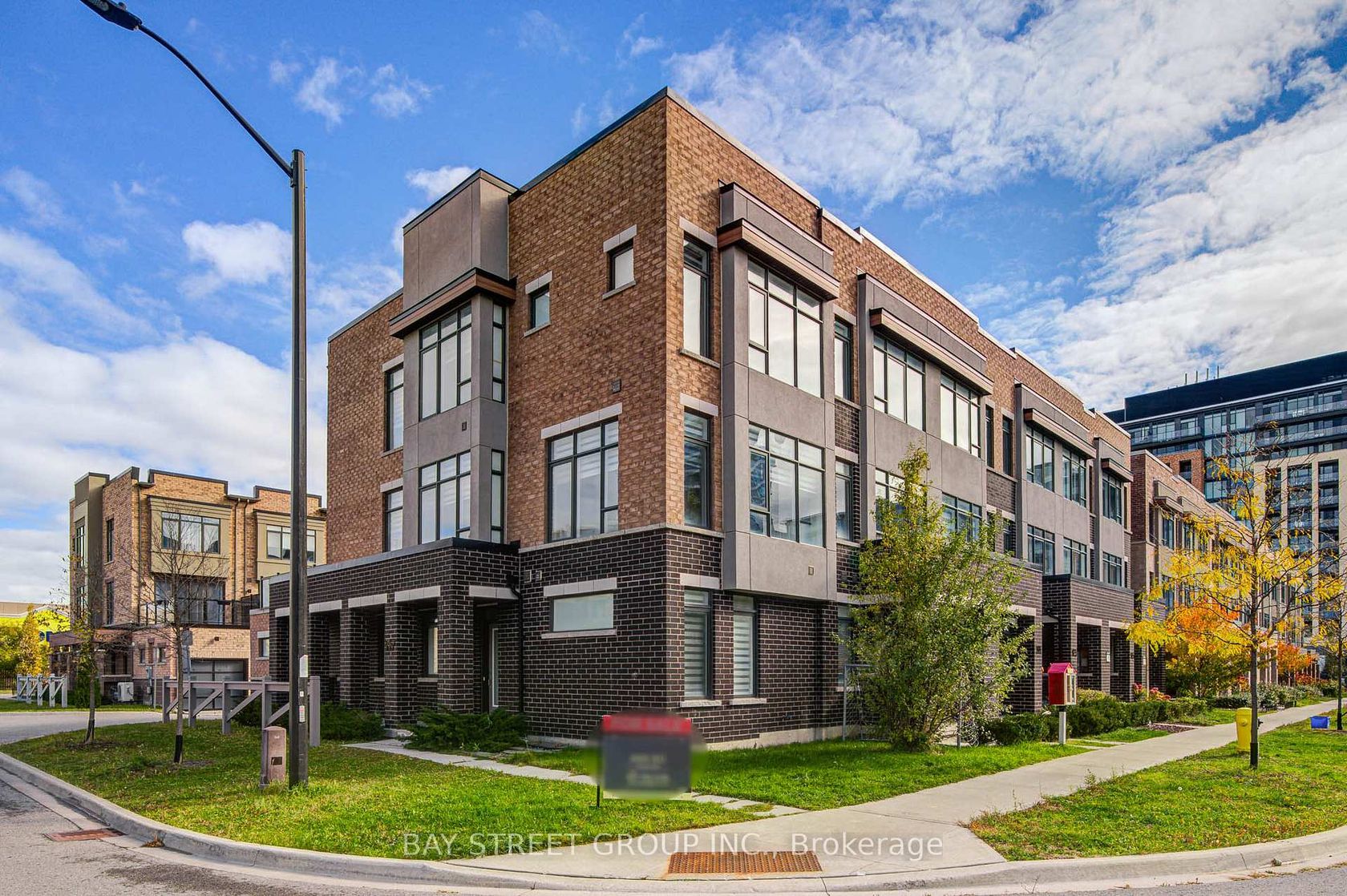 187 Salterton Circle, Maple, Vaughan 