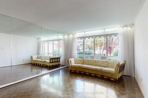 Photo 1 at 35 Nevada Avenue, Newtonbrook East, Toronto