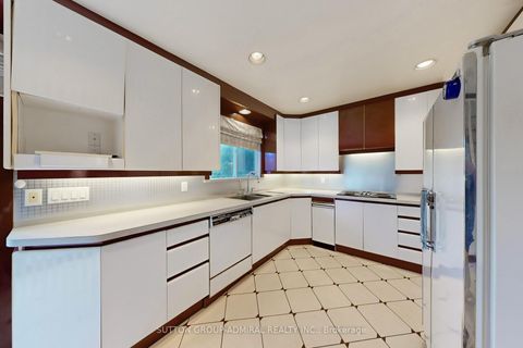 Photo 9 at 35 Nevada Avenue, Newtonbrook East, Toronto