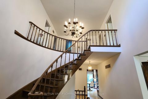 Photo 20 at 35 Nevada Avenue, Newtonbrook East, Toronto