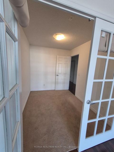 Photo 11 at 527 - 60 Fairfax Crescent, Birchmount, Toronto