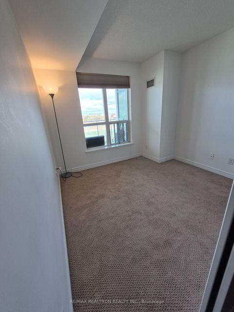 Photo 15 at 527 - 60 Fairfax Crescent, Birchmount, Toronto