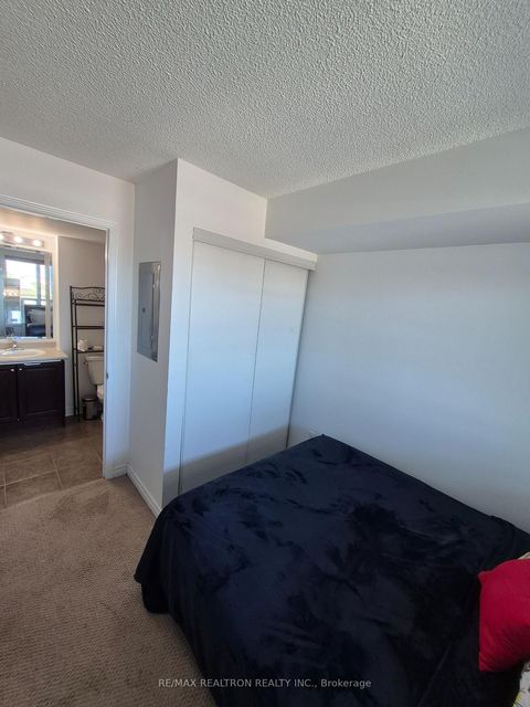 Photo 16 at 527 - 60 Fairfax Crescent, Birchmount, Toronto