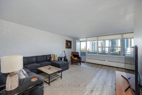 Photo 15 at 1008 - 10 Parkway Forest Drive, Henry Farm, Toronto