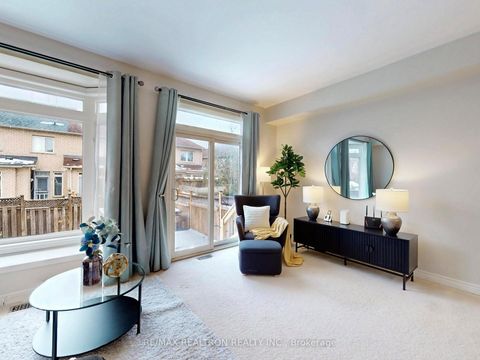 Photo 10 at 39 Venture Avenue, Rouge Woods, Richmond Hill