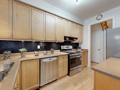 Photo 19 at 39 Venture Avenue, Rouge Woods, Richmond Hill