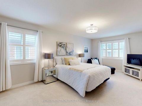 Photo 31 at 39 Venture Avenue, Rouge Woods, Richmond Hill