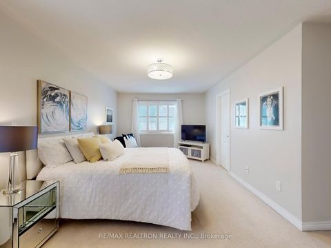Photo 32 at 39 Venture Avenue, Rouge Woods, Richmond Hill