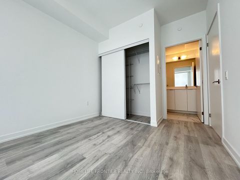 Photo 14 at S3001 - 8 Olympic Garden Drive, Newtonbrook East, Toronto