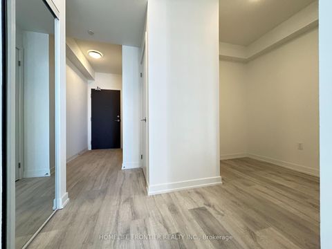 Photo 19 at S3001 - 8 Olympic Garden Drive, Newtonbrook East, Toronto