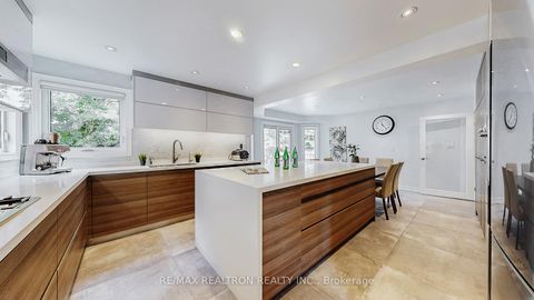 Photo 12 at 20 Edinburgh Drive, Doncrest, Richmond Hill