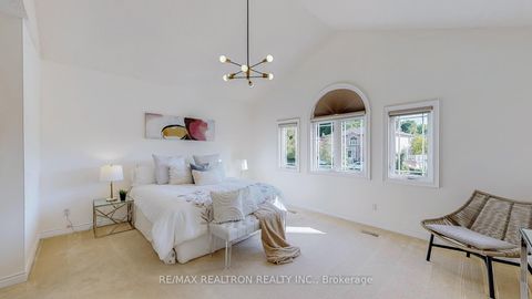 Photo 17 at 20 Edinburgh Drive, Doncrest, Richmond Hill