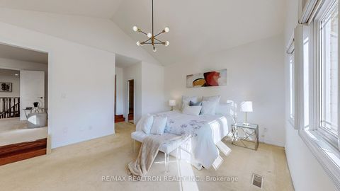 Photo 18 at 20 Edinburgh Drive, Doncrest, Richmond Hill