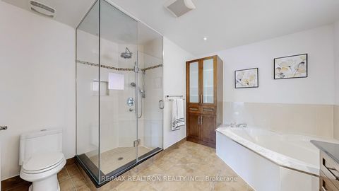 Photo 20 at 20 Edinburgh Drive, Doncrest, Richmond Hill