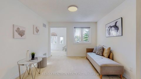 Photo 21 at 20 Edinburgh Drive, Doncrest, Richmond Hill