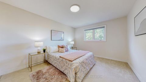 Photo 31 at 20 Edinburgh Drive, Doncrest, Richmond Hill