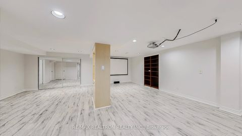 Photo 33 at 20 Edinburgh Drive, Doncrest, Richmond Hill