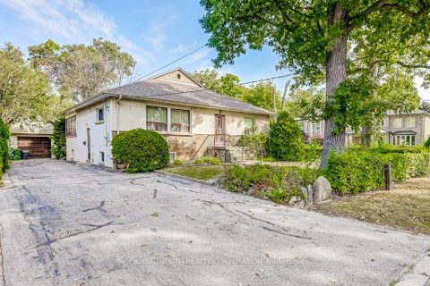 Photo 3 at 2 Rollet Drive, Maple Leaf, Toronto