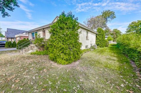 Photo 4 at 2 Rollet Drive, Maple Leaf, Toronto