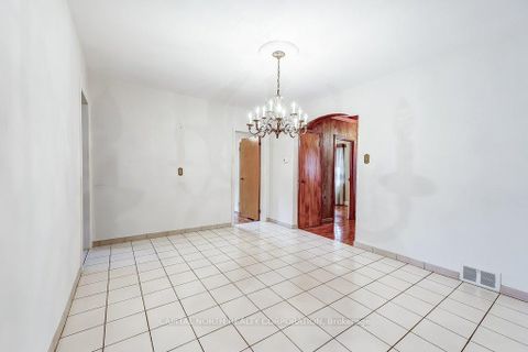 Photo 13 at 2 Rollet Drive, Maple Leaf, Toronto