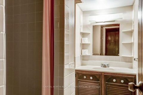 Photo 26 at 2 Rollet Drive, Maple Leaf, Toronto