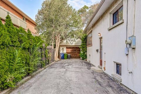Photo 32 at 2 Rollet Drive, Maple Leaf, Toronto