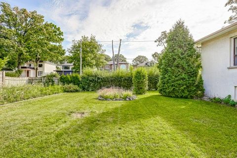 Photo 34 at 2 Rollet Drive, Maple Leaf, Toronto