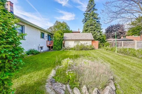 Photo 36 at 2 Rollet Drive, Maple Leaf, Toronto