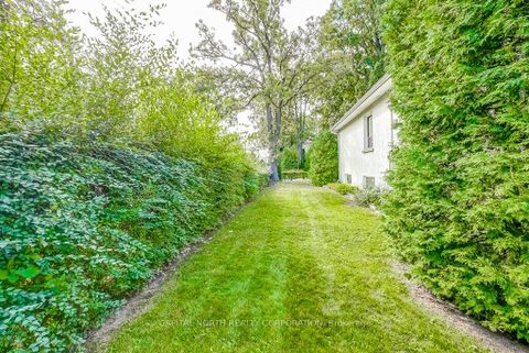 Photo 37 at 2 Rollet Drive, Maple Leaf, Toronto