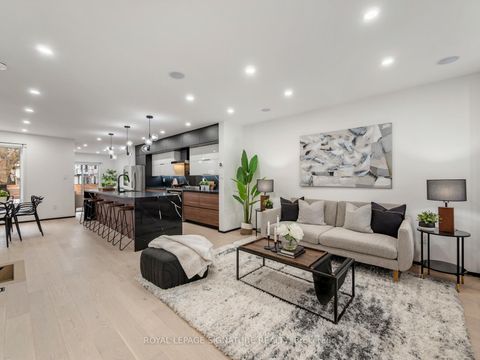 Photo 4 at 186 Oak Park Avenue, Lumsden, Toronto