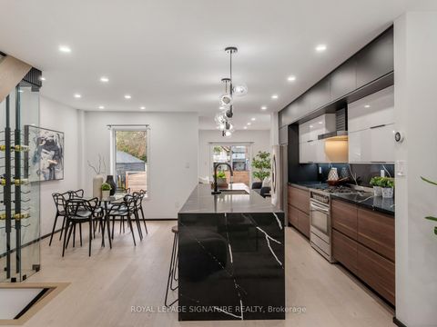 Photo 7 at 186 Oak Park Avenue, Lumsden, Toronto