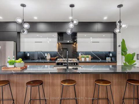 Photo 10 at 186 Oak Park Avenue, Lumsden, Toronto