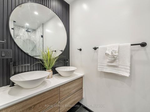 Photo 23 at 186 Oak Park Avenue, Lumsden, Toronto