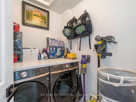 Photo 34 at 67 Gentile Circle, Elder Mills, Vaughan