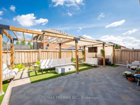 Photo 45 at 67 Gentile Circle, Elder Mills, Vaughan