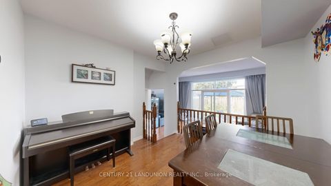 Photo 11 at 132 Silver Springs Boulevard, L'Amoreaux, Toronto