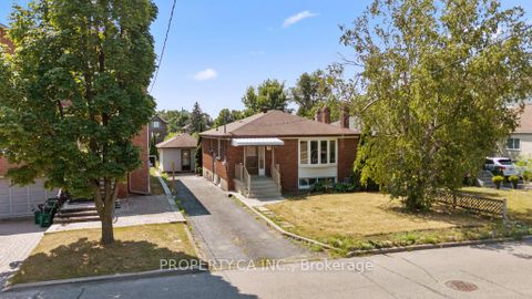 Photo 3 at 35 Farrell Avenue, Willowdale West, Toronto