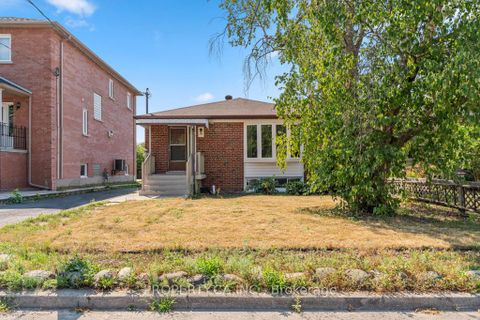 Photo 6 at 35 Farrell Avenue, Willowdale West, Toronto