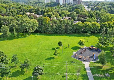 Photo 28 at 35 Farrell Avenue, Willowdale West, Toronto