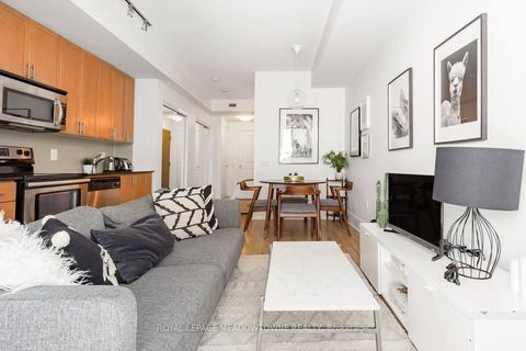 Photo 4 at 210 - 560 Front Street W, Waterfront Communities C1, Toronto