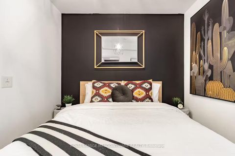 Photo 15 at 210 - 560 Front Street W, Waterfront Communities C1, Toronto