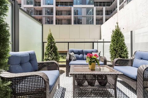 Photo 21 at 210 - 560 Front Street W, Waterfront Communities C1, Toronto