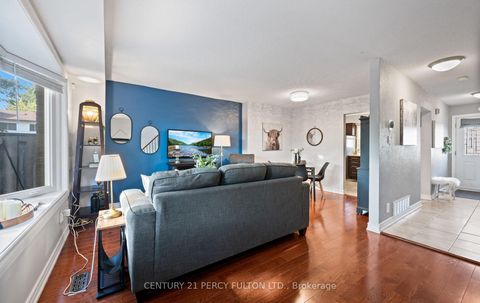 Photo 3 at 111 - 57 Golden Appleway, Donalda, Toronto