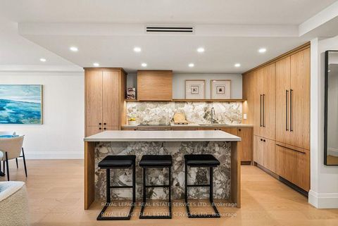 Photo 5 at 402 - 349 St Clair Avenue W, Casa Loma, Toronto