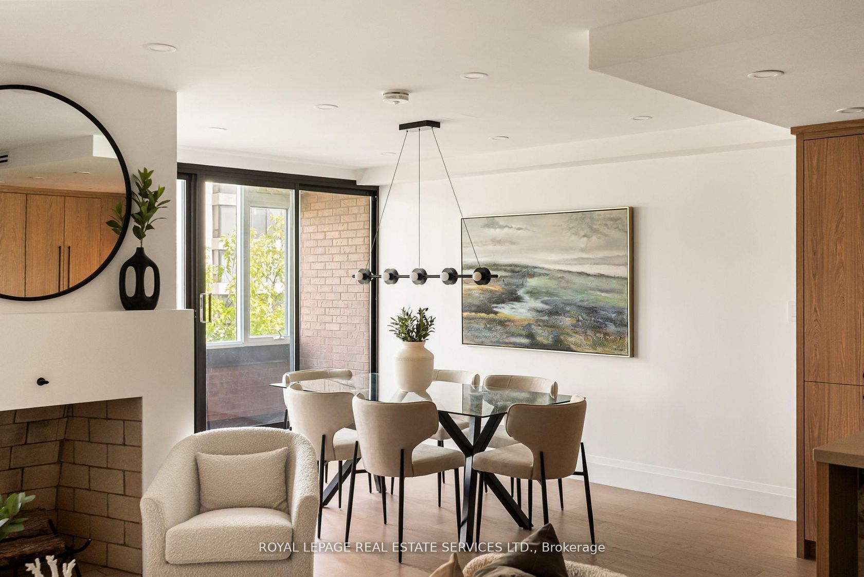 402 - 349 St Clair Avenue W, Casa Loma, Toronto 