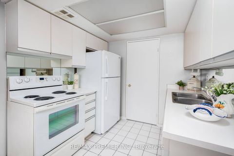 Photo 16 at 1614 - 7440 Bathurst Street, Brownridge, Vaughan