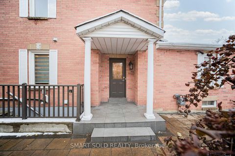 Photo 4 at 60 Steepleview Crescent, North Richvale, Richmond Hill