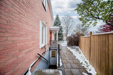 Photo 6 at 60 Steepleview Crescent, North Richvale, Richmond Hill
